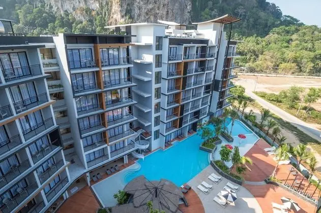 Deluxe Room with Pool View
