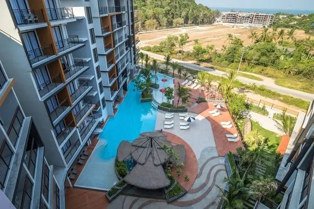 Deluxe Room with Pool View