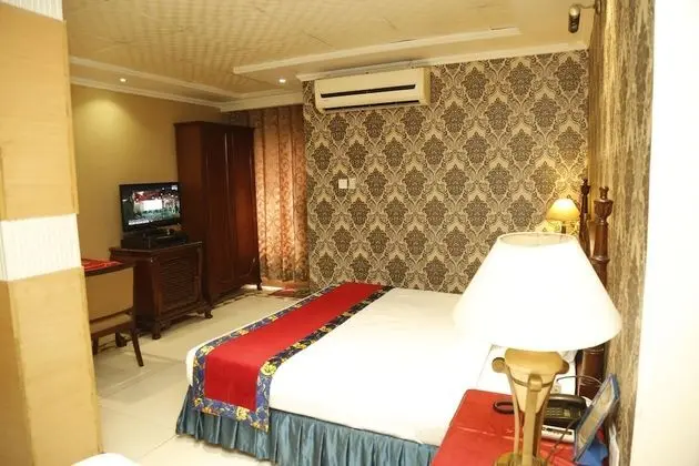 Deluxe Tek Büyük Yataklı Oda