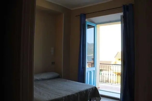 Dört Kişilik Oda, Deniz Manzaralı