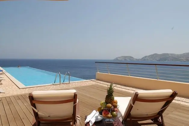 Superior Oda, Deniz Manzaralı (Sharing Pool  )