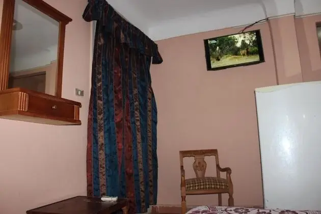 Economy Tek Büyük veya İki Ayrı Yataklı Oda