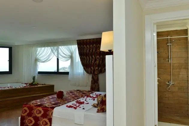Standart Oda, Kara Manzaralı, Balkonlu