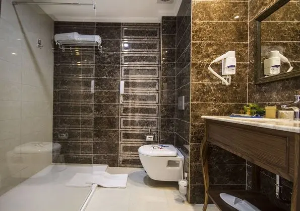 Standard Tek Büyük veya İki Ayrı Yataklı Oda