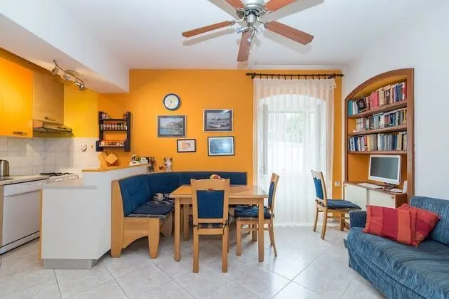 Apart Daire (Sea Stone - Apartment by the Sea - A1)