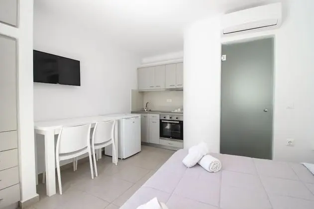 Stüdyo, Avlu Manzaralı