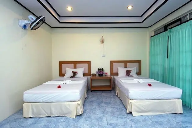 Deluxe Twin Room with Air-Conditioner