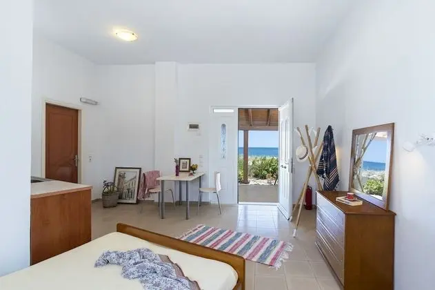 Tek Büyük Yataklı Oda, Deniz Manzaralı, Denize Sıfır