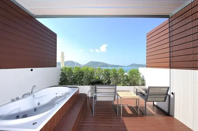 Deluxe Jacuzzi