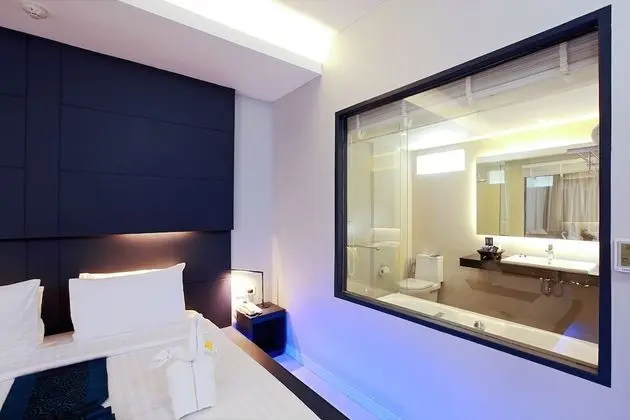 Deluxe Pool Access