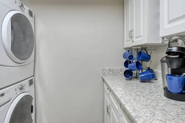 Daire (Sea Turtle Shores)