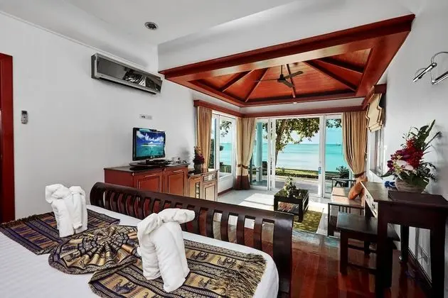 Beachfront Pool Villa