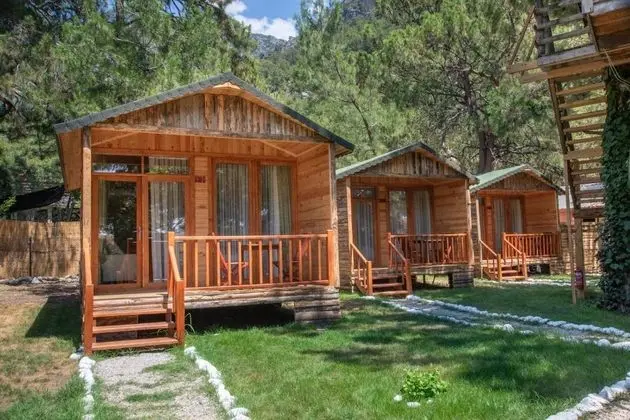 https://images.etstur.com/files/images/hotelImages/TR/219359/l/Sea-Valley-Bungalows-Oda-369582.jpg