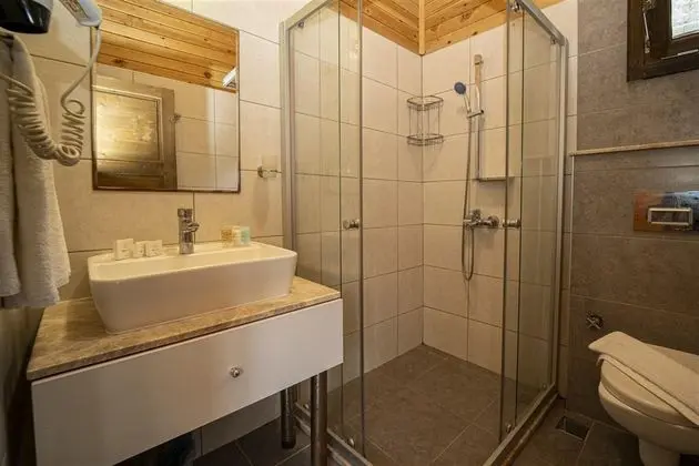 https://images.etstur.com/files/images/hotelImages/TR/219359/l/Sea-Valley-Bungalows-Oda-369585.jpg