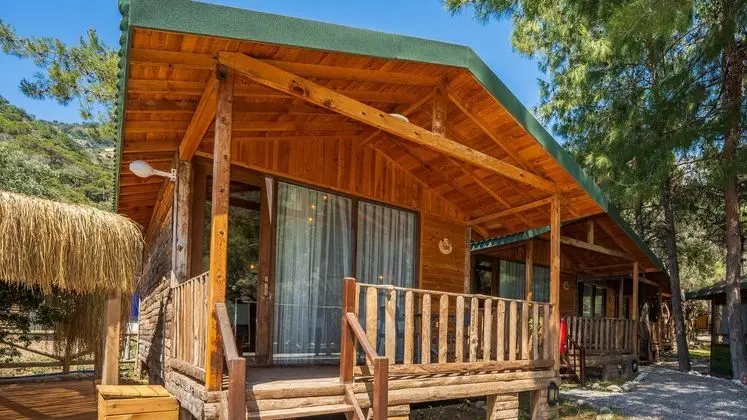 https://images.etstur.com/files/images/hotelImages/TR/219359/l/Sea-Valley-Bungalows-Oda-395116.jpg