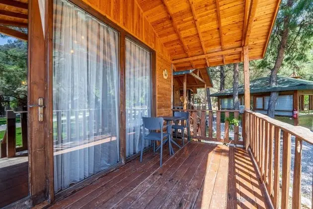 https://images.etstur.com/files/images/hotelImages/TR/219359/l/Sea-Valley-Bungalows-Oda-395118.jpg