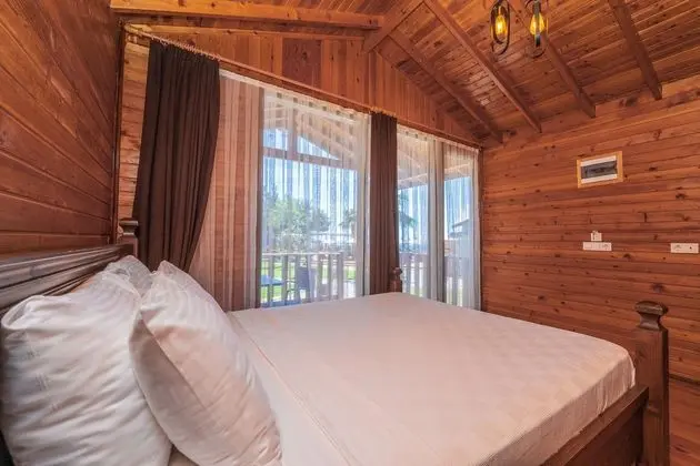 https://images.etstur.com/files/images/hotelImages/TR/219359/l/Sea-Valley-Bungalows-Oda-395119.jpg