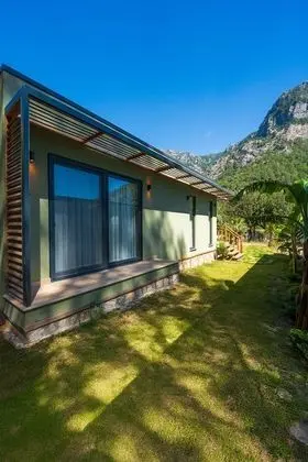 https://images.etstur.com/files/images/hotelImages/TR/219359/l/Sea-Valley-Bungalows-Oda-395135.jpg
