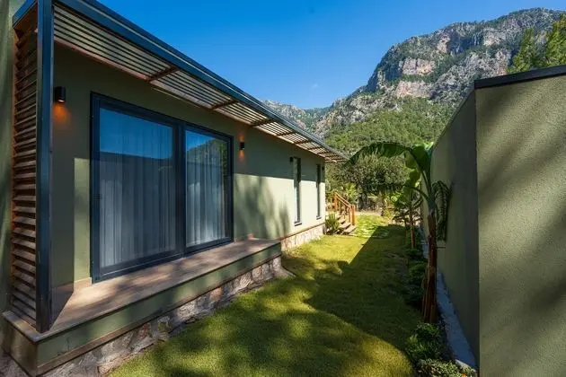 https://images.etstur.com/files/images/hotelImages/TR/219359/l/Sea-Valley-Bungalows-Oda-395136.jpg