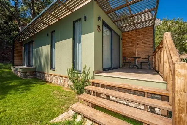 https://images.etstur.com/files/images/hotelImages/TR/219359/l/Sea-Valley-Bungalows-Oda-395137.jpg