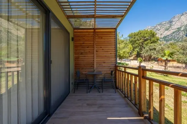 https://images.etstur.com/files/images/hotelImages/TR/219359/l/Sea-Valley-Bungalows-Oda-395138.jpg