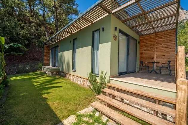 https://images.etstur.com/files/images/hotelImages/TR/219359/l/Sea-Valley-Bungalows-Oda-395142.jpg