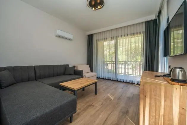 https://images.etstur.com/files/images/hotelImages/TR/219359/l/Sea-Valley-Bungalows-Oda-395145.jpg