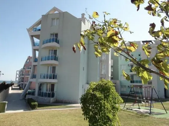 Apart Daire, 1 Büyük (Queen) Boy Yatak ve Çekyat