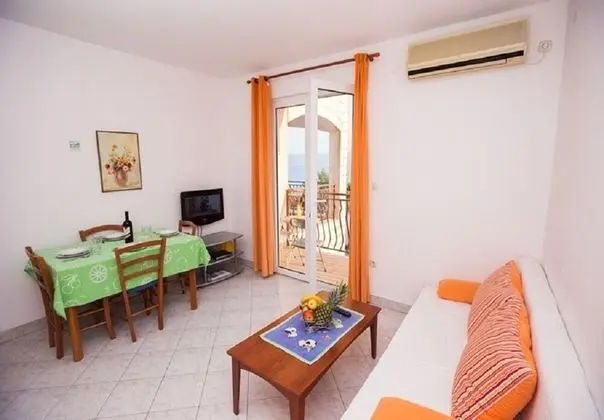 Apart Daire (Sea View - 250 m from sea - A2 Vila J)