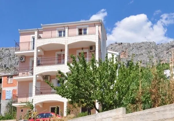 Apart Daire (Sea View - 250 m from sea - A2 Vila J)