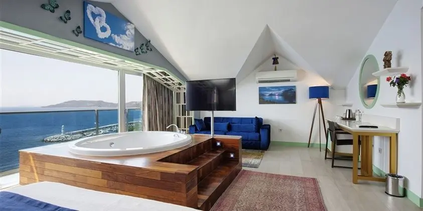Signature Suite Oda
