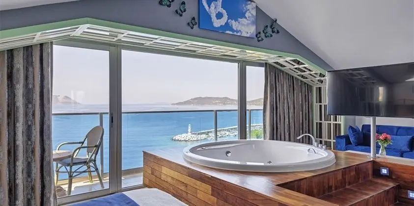 Signature Suite Oda