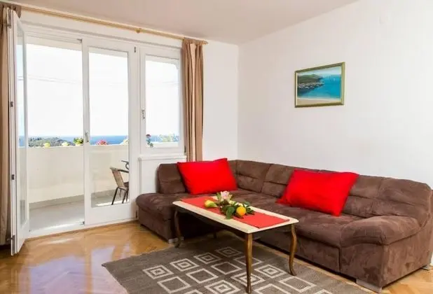 Apart Daire (Two-Bedroom Apartment with Balcony an)