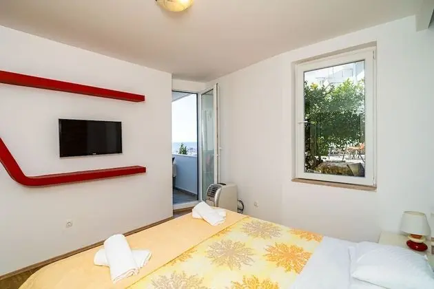 Apart Daire (Two Bedroom Apartment with Balcony an)