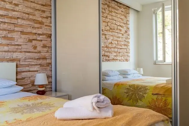 Apart Daire (Two Bedroom Apartment with Balcony an)