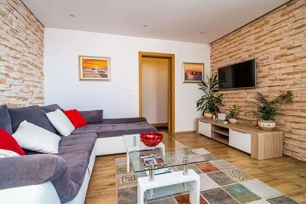 Apart Daire (Two Bedroom Apartment with Balcony an)