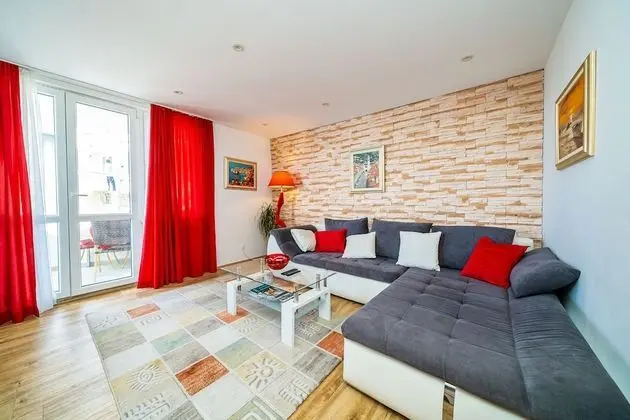 Apart Daire (Two Bedroom Apartment with Balcony an)