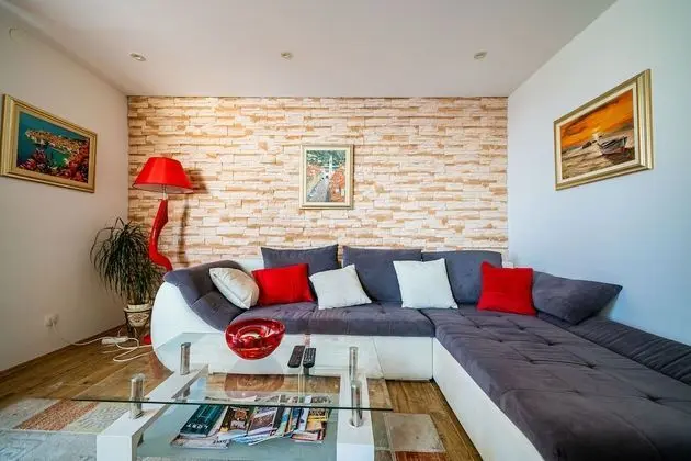 Apart Daire (Two Bedroom Apartment with Balcony an)