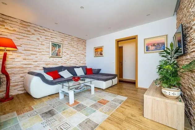 Apart Daire (Two Bedroom Apartment with Balcony an)