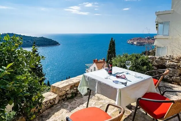 Apart Daire (Two Bedroom Apartment with Balcony an)