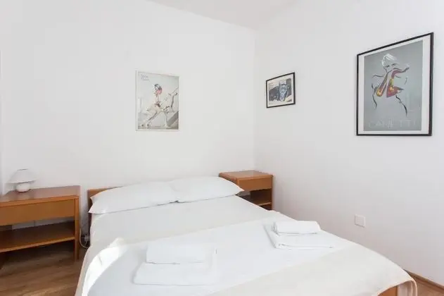 Apart Daire (Four-Bedroom Apartment with Balcony)