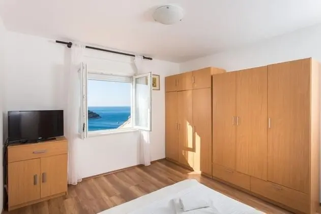 Apart Daire (Four-Bedroom Apartment with Balcony)