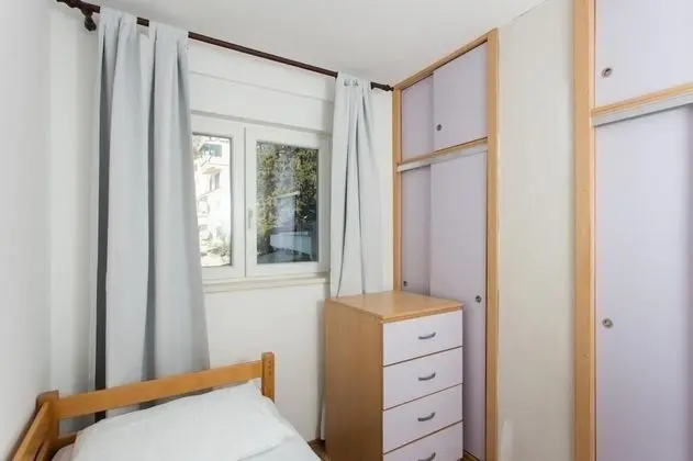 Apart Daire (Four-Bedroom Apartment with Balcony)