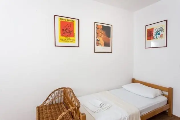 Apart Daire (Four-Bedroom Apartment with Balcony)