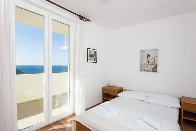 Apart Daire (Four-Bedroom Apartment with Balcony)