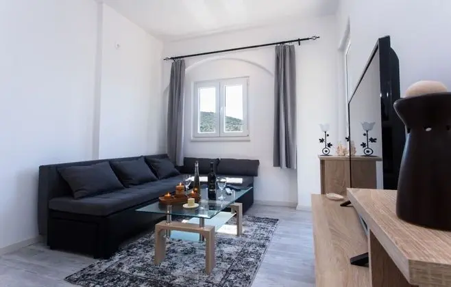 Panoramic Apart Daire, Deniz Manzaralı, Denize Bakan (Pink)