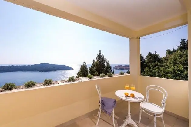 Apart Daire (1 Bedroom Apt with Balcony n Sea View)