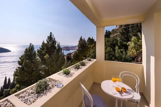 Apart Daire (1 Bedroom Apt with Balcony n Sea View)