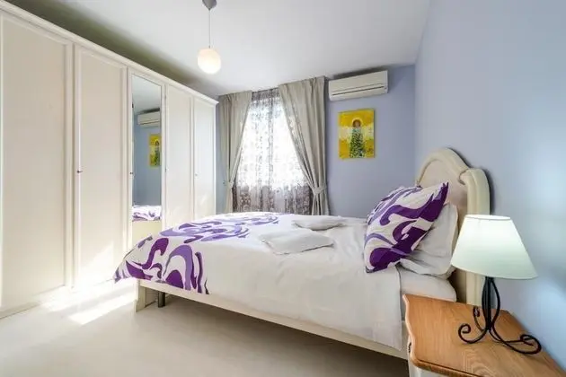 Apart Daire (1 Bedroom Apt with Balcony n Sea View)