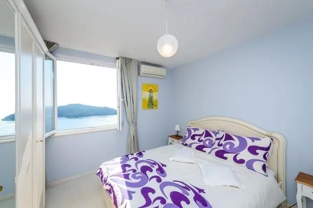 Apart Daire (1 Bedroom Apt with Balcony n Sea View)